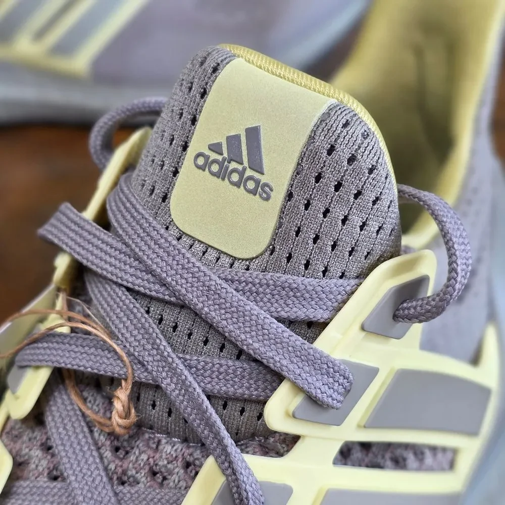 Adidas Ultraboost 1.0 Putty Beige Powder Yellow Black New JR3370 Men's Size 8.5